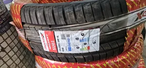 Roadx SU01 Tyres 245/45R21