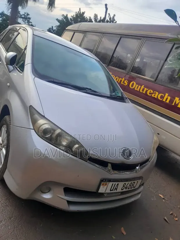 Toyota Wish 2009 Silver - 1