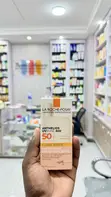 La Roche-Posay Anthelios Tinted Sunscreen SPF 50 - 1