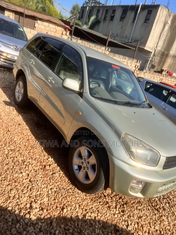 Toyota RAV4 Base AWD 2001 Gold - 1