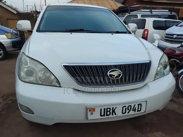 Toyota Harrier 2006 White - 1