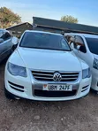 Volkswagen Touareg 2009 White - 2