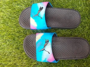 Men's Puma Sliders - Size 38