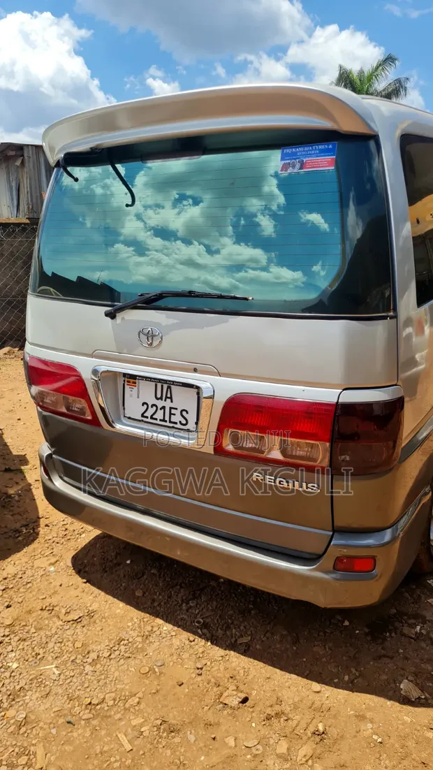 Toyota Regius 1998 Silver - 1