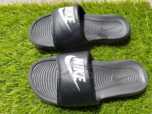 Men's Nike Victor One Slides