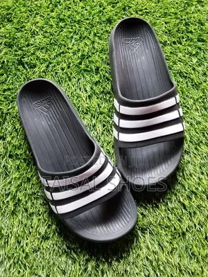 Kids Adidas Sliders - Size 38