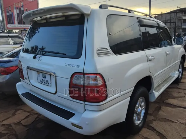 Lexus LX 470 AWD 2005 White - 1