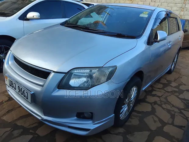 Toyota Corolla Fielder 2012 Silver - 1