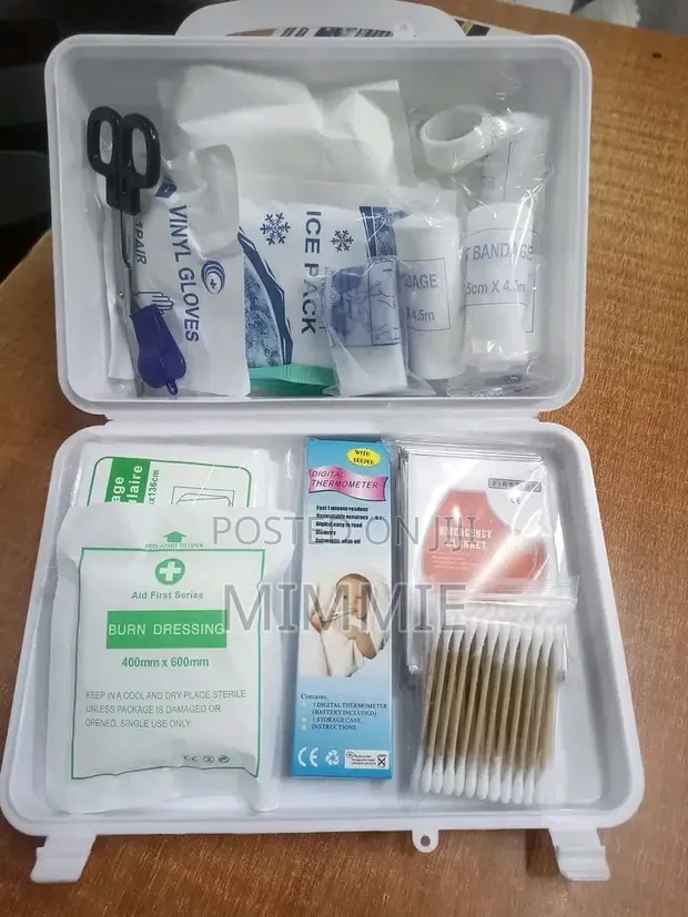 First Aid Box for 12 People - 1