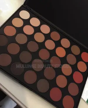 Color Burst Artistry Palette Eyeshadow Kit