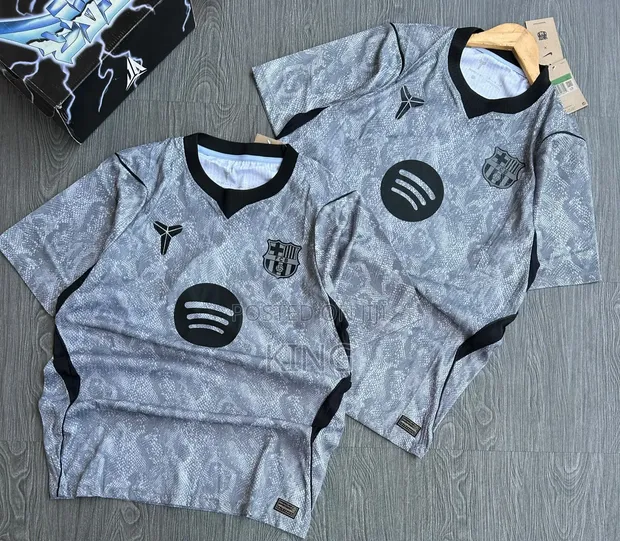 Barcelona x Kobe Bryant Away Shirt Jersey - 1