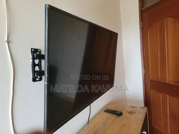 Smartec 40" Digital TV - 1