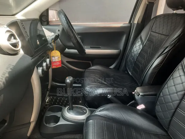 Toyota IST 2003 Silver - 1