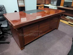 Executive Desk with Movable Drawer (1.8m)