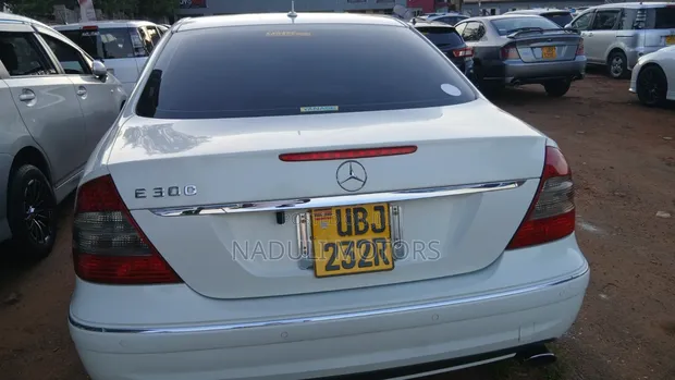 Mercedes-Benz E300 2006 White - 1