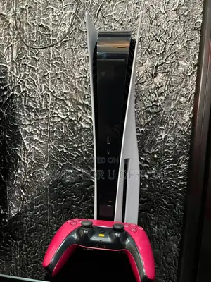 PS5 Console Standard Disc Edition with 1 Controller (UK Import)