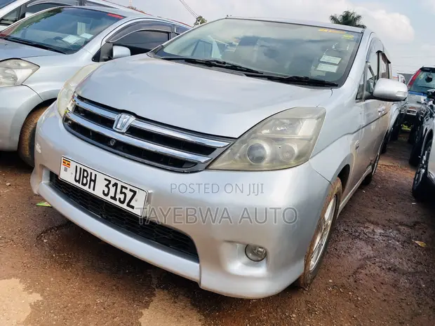Toyota ISIS 1.8 Platana 2007 Silver - 1