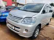 Toyota Noah 2004 - 2