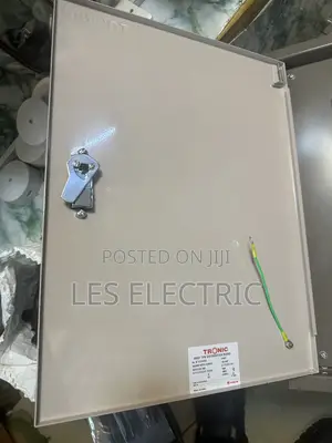 8-Way 3-Phase Main Switch Distribution Board