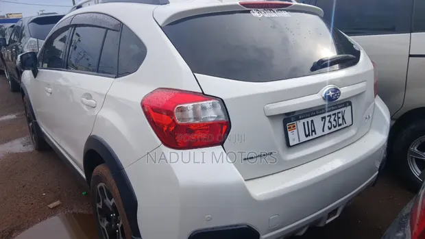 Subaru XV 2012 White - 1