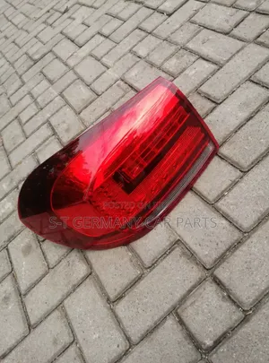 Volkswagen Tiguan Tail Lights (2012-2015)