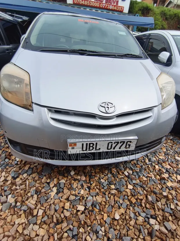 Toyota Passo Sette 1.5 AWD 2010 Maroon - 1