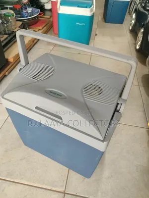UK Used Mobicool 26L Portable Thermoelectric Cooler Box