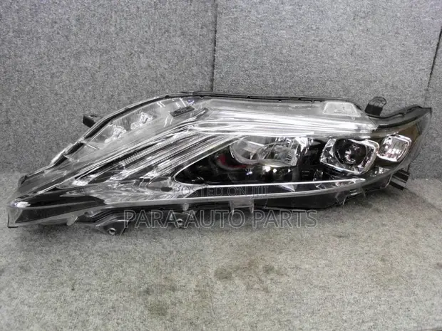 Toyota Harrier Hybrid Headlights, Taillights & Bumpers - 1