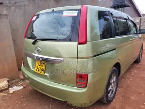 Toyota ISIS 1.8 Platana 2008 Green