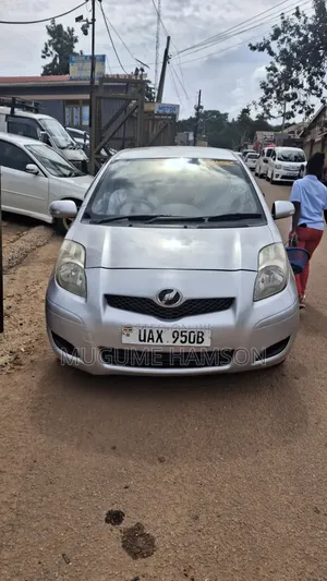 Toyota Vitz 2007 Silver
