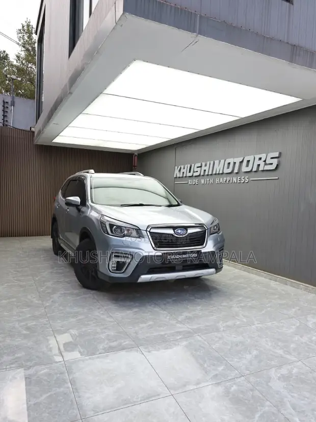 Subaru Forester 2018 Silver - 1