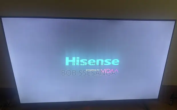 Hisense 43" Smart TV (4K QLED) - 1