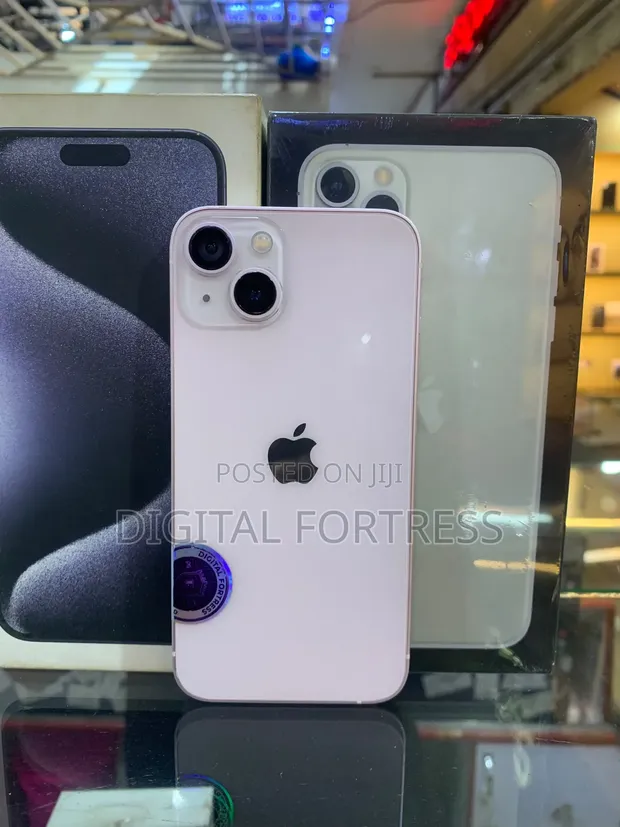 Apple iPhone 13 256GB Pink - 1