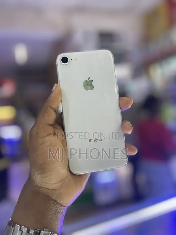 Apple iPhone 8 64GB White - 1