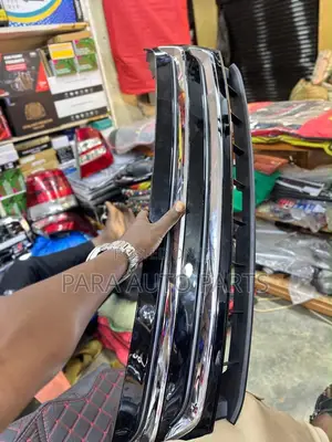 Toyota Harrier Hybrid Front Grille
