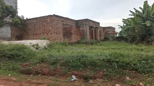 Commercial Plot for Sale in Kitukutwe - 18 Decimals