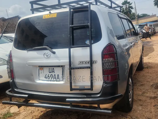 Toyota Probox 2016 Silver - 1
