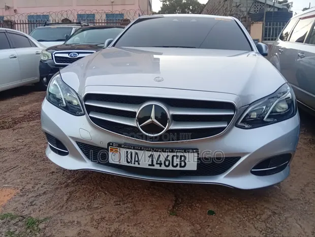 Mercedes-Benz E300 2014 Silver - 1