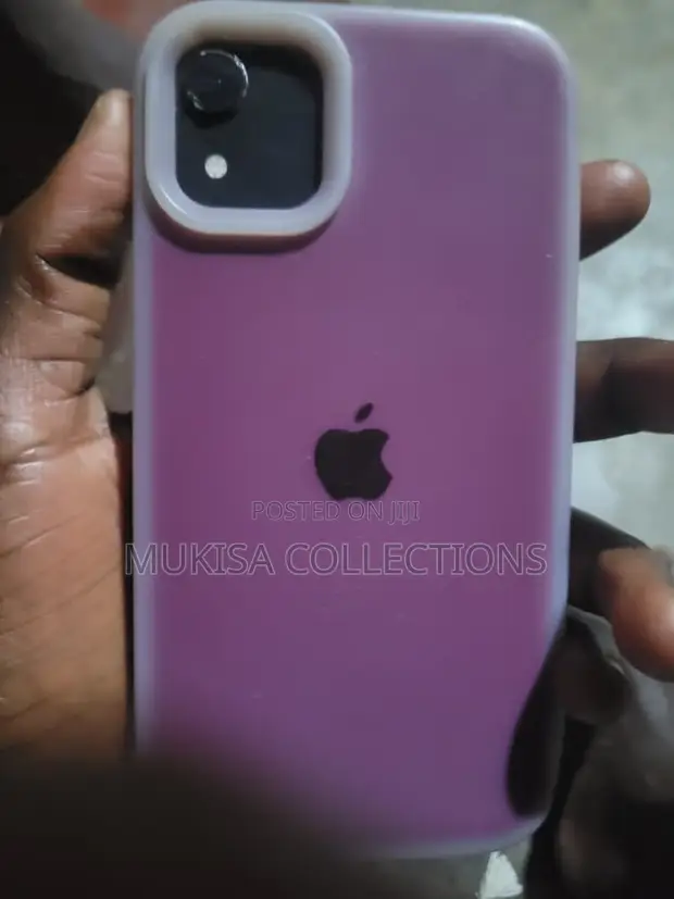 Apple iPhone XR 128GB Black - 1