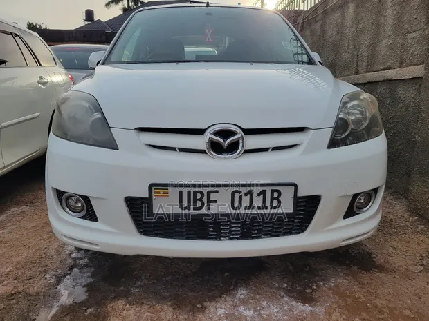 Mazda Demio 2005 White - 1