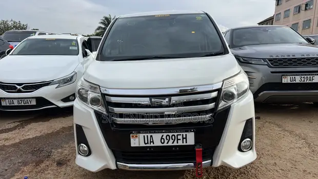 Toyota Noah 2014 White - 1