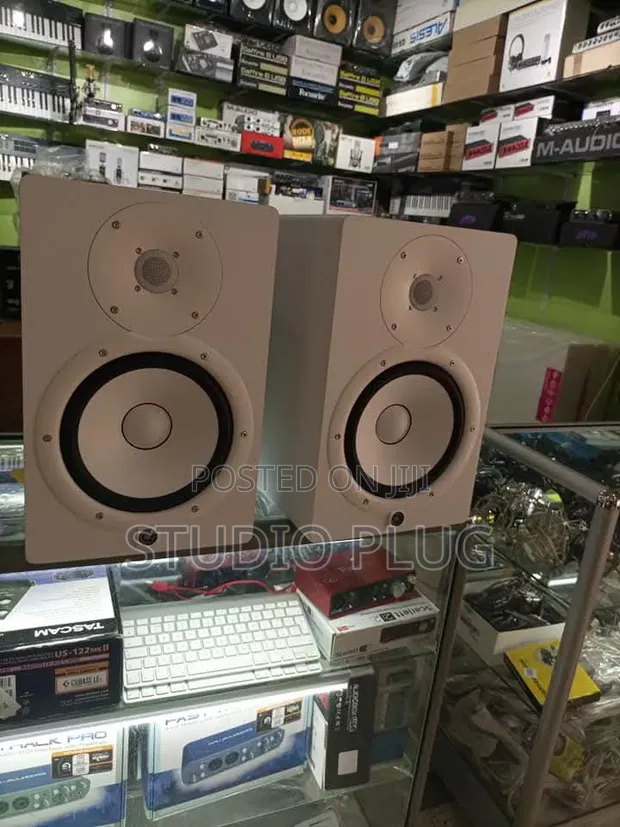 Yamaha HS5 Studio Monitors - 1