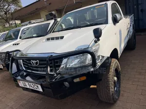 Toyota Hilux 3.0 D-4D 4x4 2012 White