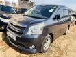 Toyota Noah 2010 - 3