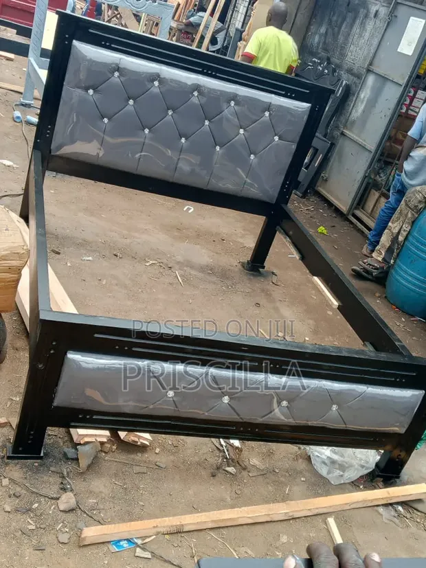 5x6 Fantastic Bed Frame in Gray - 1