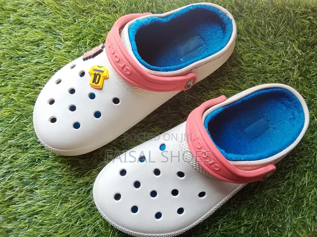 Unisex Brown Crocs - Size 43 - 1