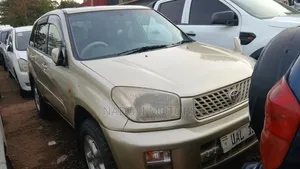 Toyota RAV4 1.8 2005 Gold