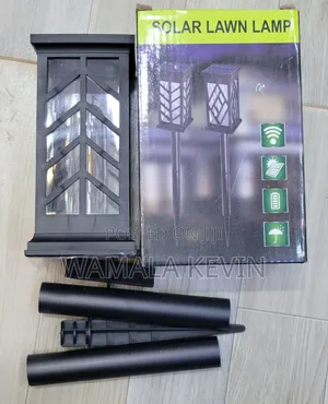 Solar Lawn Lamp - Traditional Style