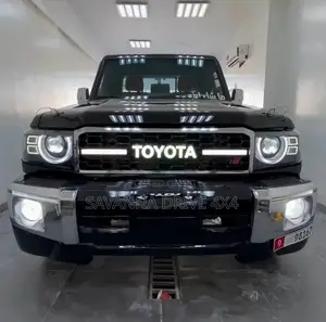Toyota Land Cruiser FJ79 Front Grille