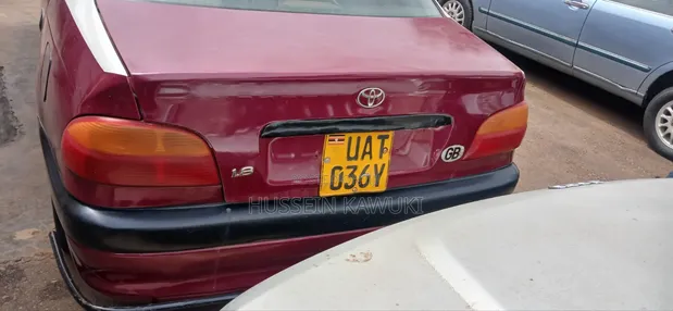 Toyota Carina 2000 Red - 1